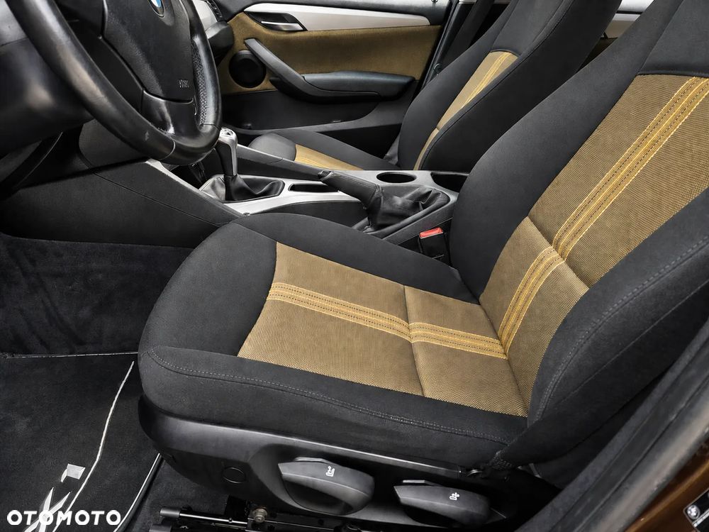BMW X1 sDrive18i xLine - 18