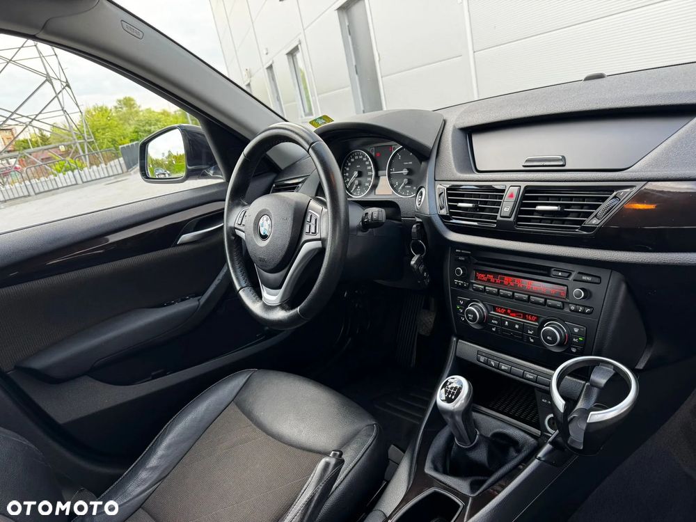 BMW X1 sDrive18d xLine - 19