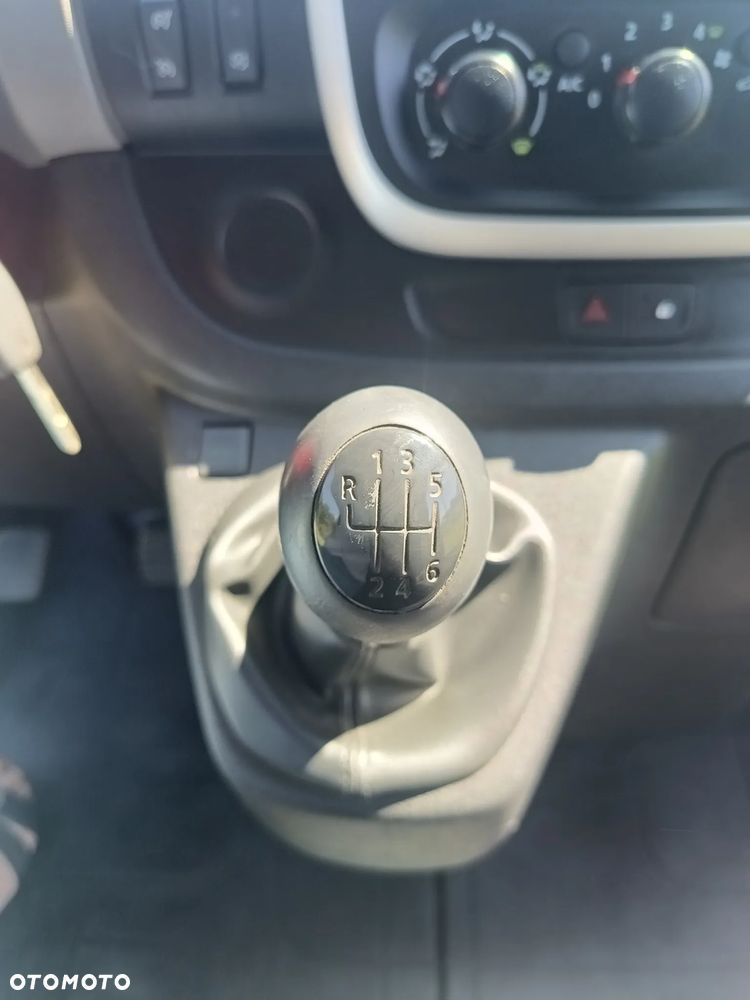 Renault Trafic L1H1 1.6 diesel 145kM, manual, 2019 rok BAGAŻNIK DACHOWY THULE, KAMERA COFANIA, HAK, CZUJNIKI PARKOWANIA, ORGINALNY PRZEBIEG! - 29