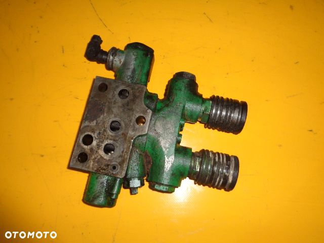 Sekcja blok hydrauliczny John Deere 5615F - 4
