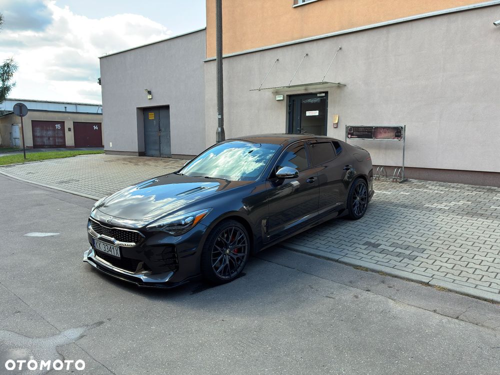 Kia Stinger - 2