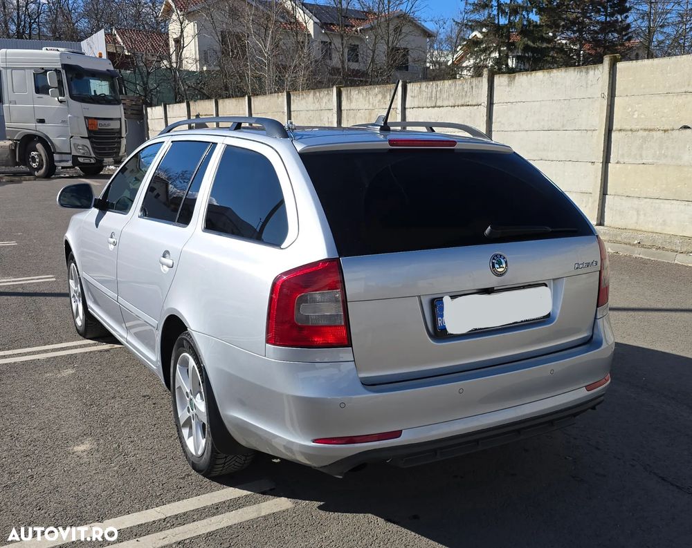 Skoda Octavia 2.0 TDI Ambiente DSG - 6