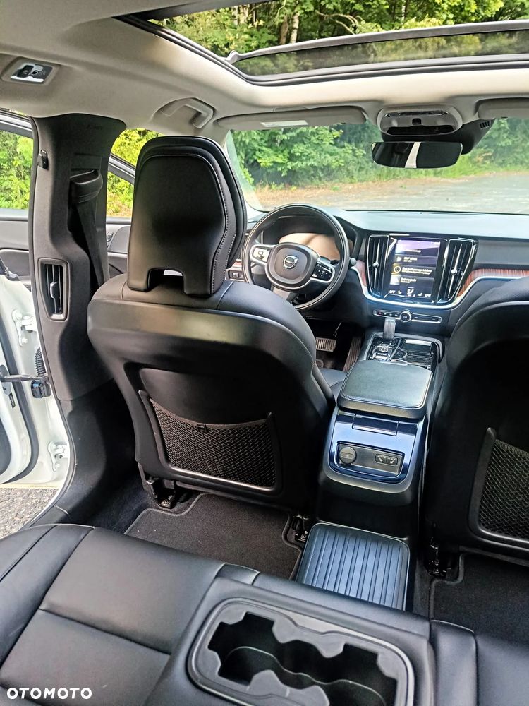 Volvo S60 T8 Recharge AWD Plus Dark - 21