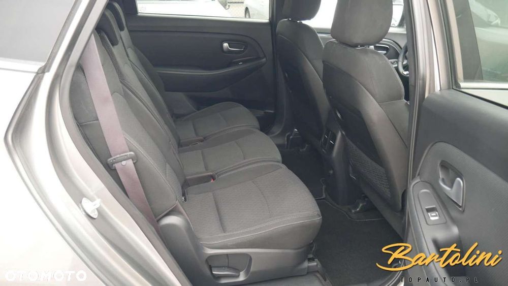 Kia Carens - 15