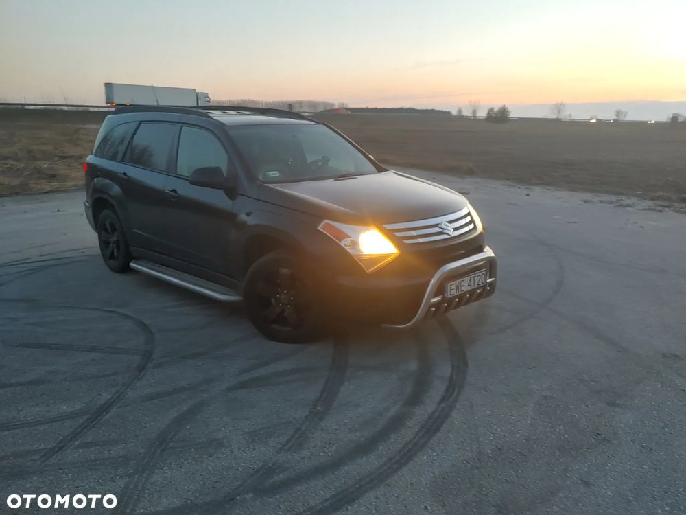 Suzuki XL7 - 10