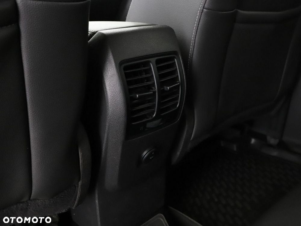 Ford Kuga 1.5 EcoBoost 2x4 Titanium - 32