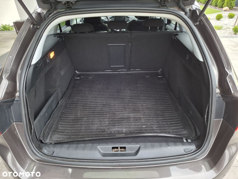 Peugeot 308 1.6 BlueHDi Allure S&S - 13