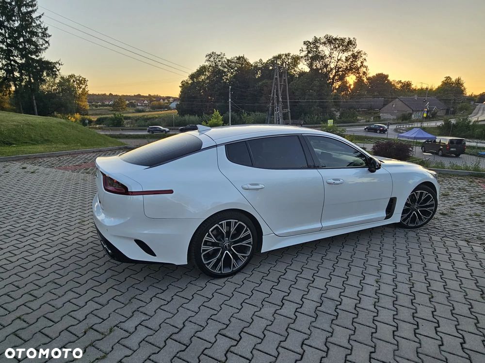 Kia Stinger - 14