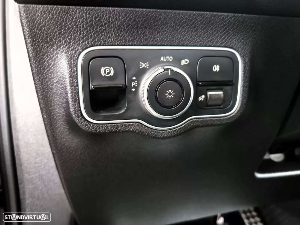 Mercedes-Benz GLB 200 d AMG Line - 41