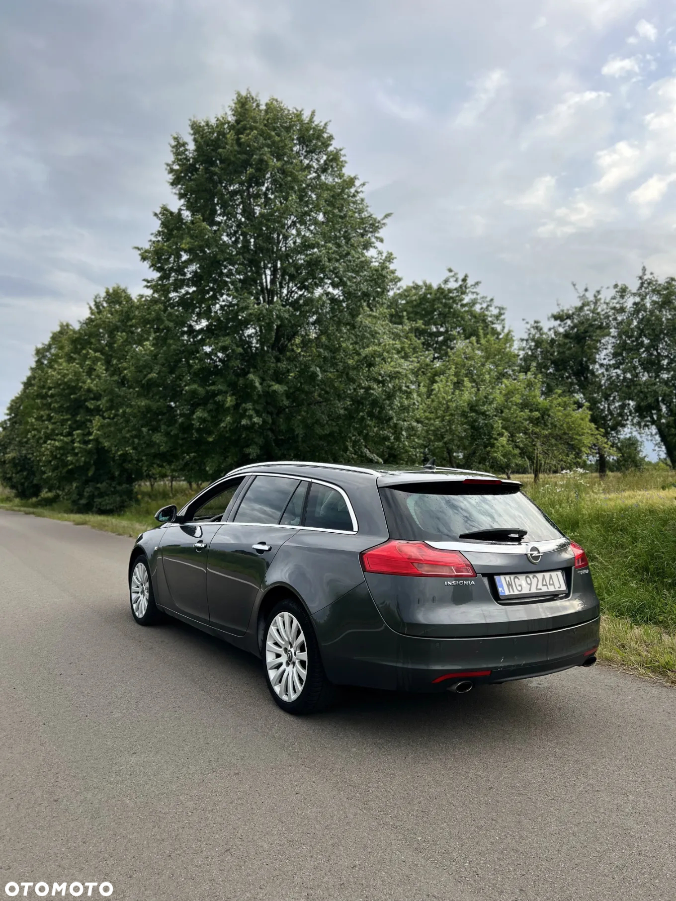 Opel Insignia 2.0 Turbo Sports Tourer 4x4 Automatik Cosmo - 4
