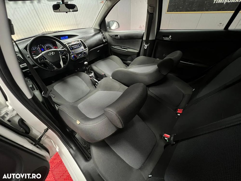 Hyundai i20 - 18