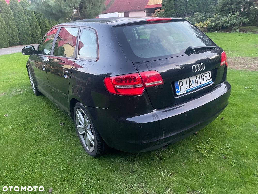 Audi A3 1.6 TDI DPF Attraction - 3