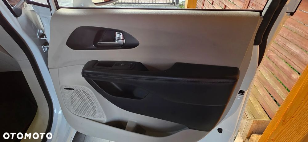 Chrysler Pacifica - 27