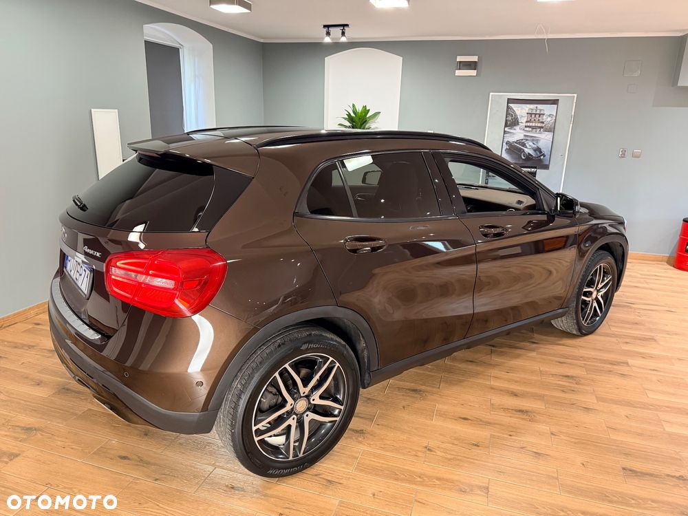 Mercedes-Benz GLA 250 4Matic 7G-DCT Activity Edition - 27