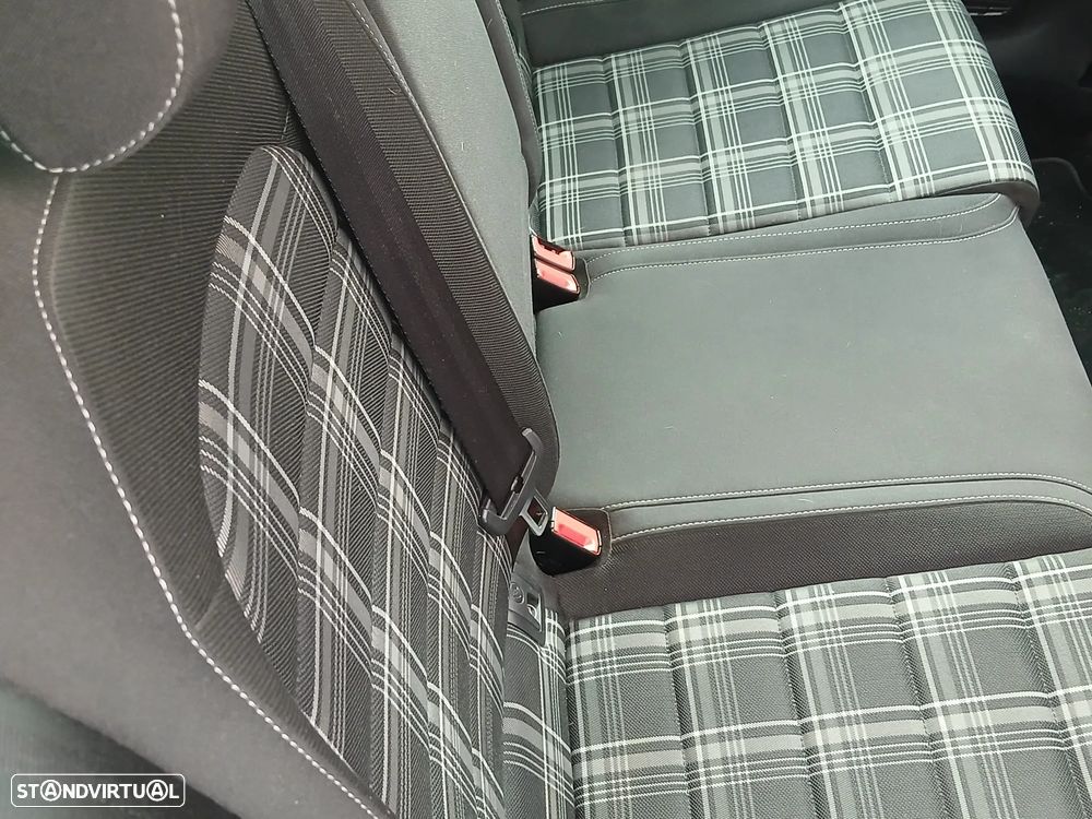 VW Golf 2.0 TDi GTD DSG - 22