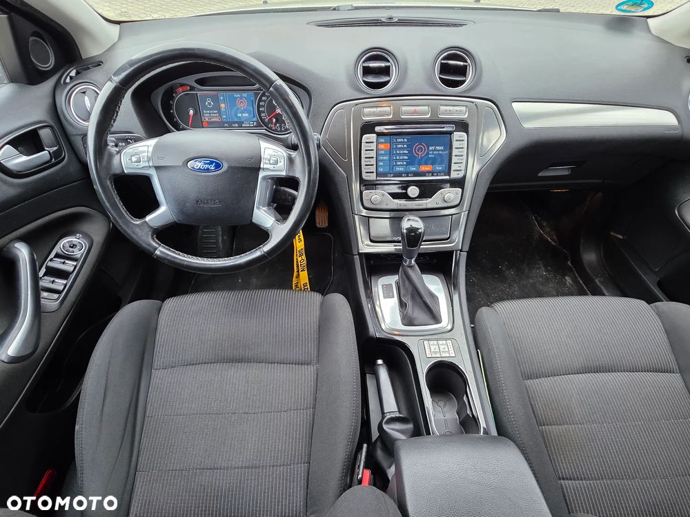 Ford Mondeo 2.3 Ghia - 23