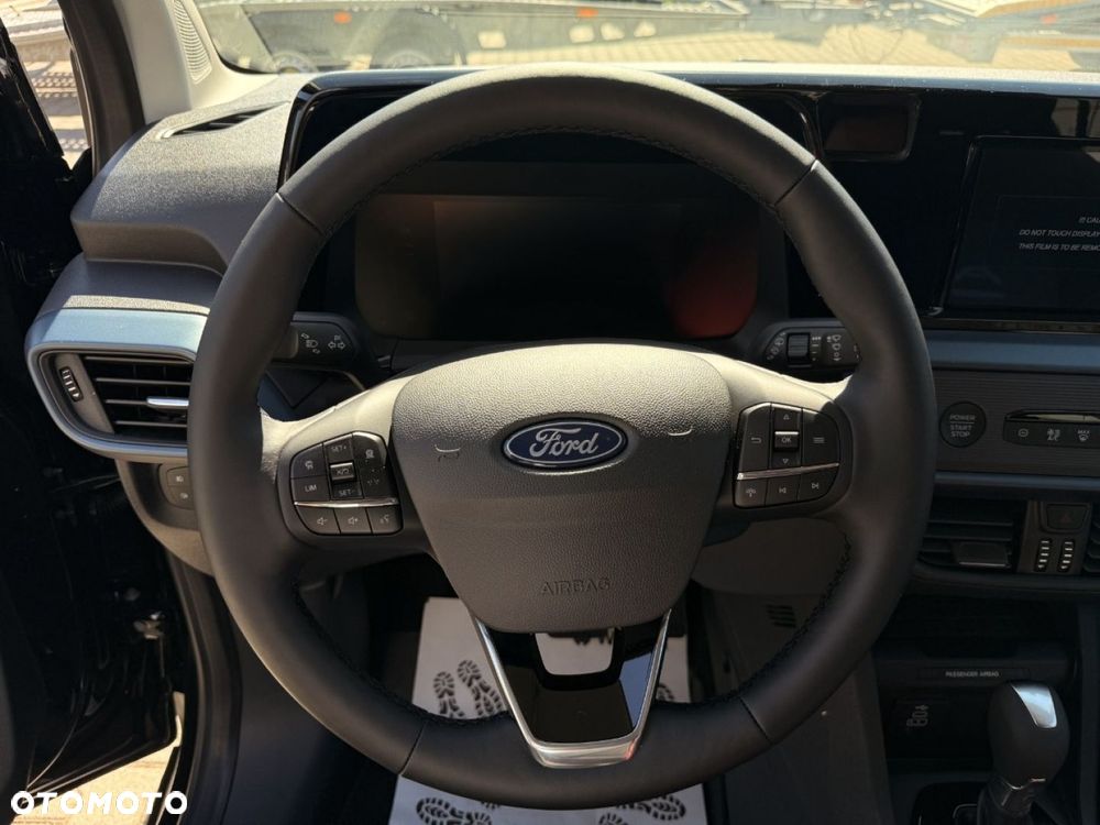 Ford Tourneo Courier - 17