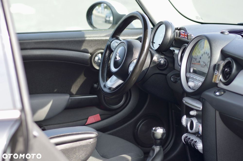 MINI Cooper Standard - 5