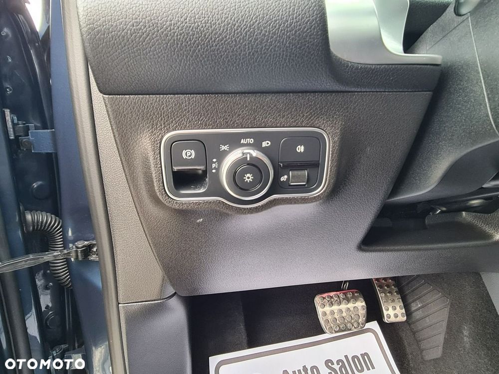 Mercedes-Benz GLB 200 d AMG Line 8G-DCT - 23