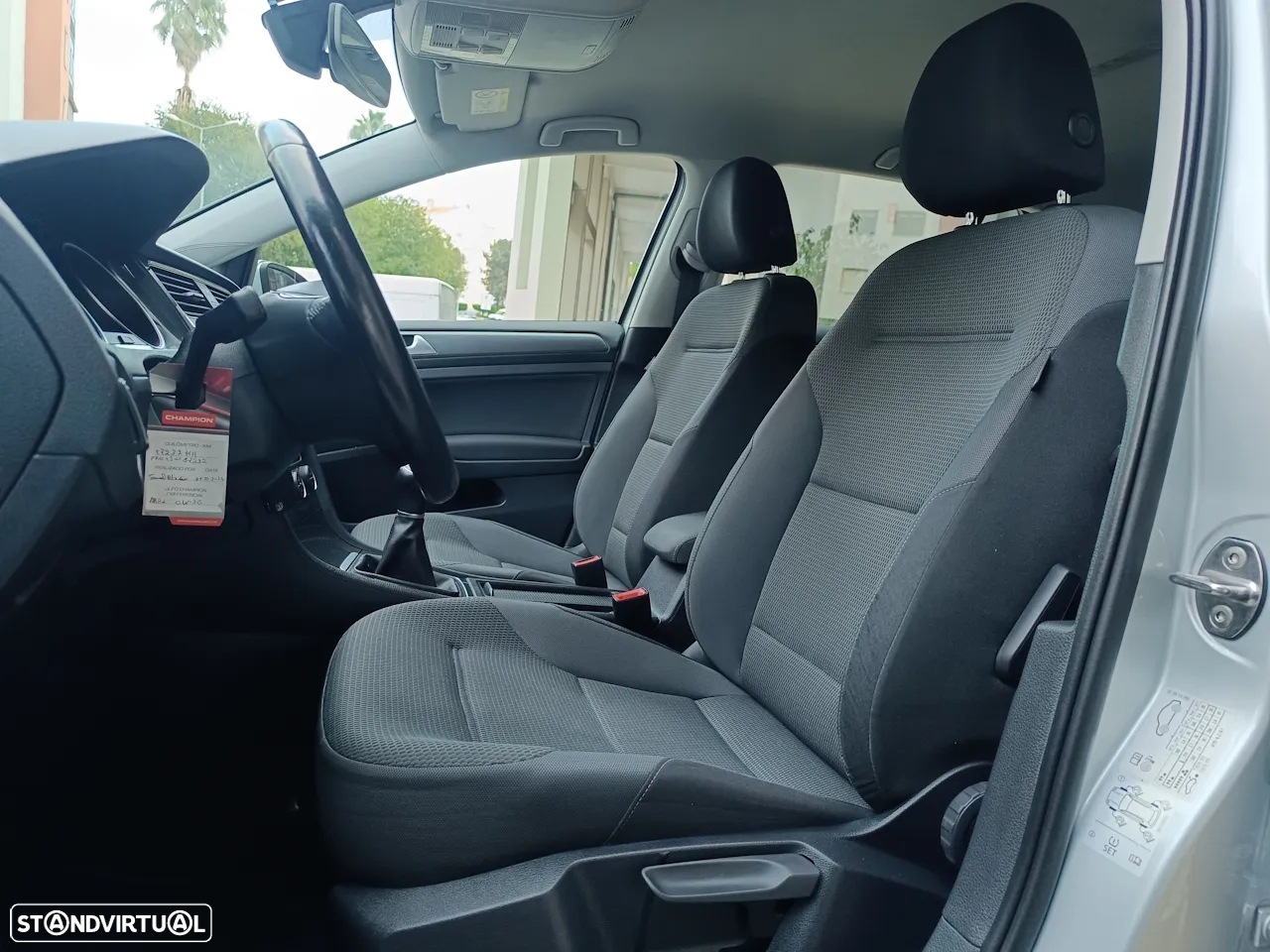 VW Golf 1.6 TDI Confortline - 8