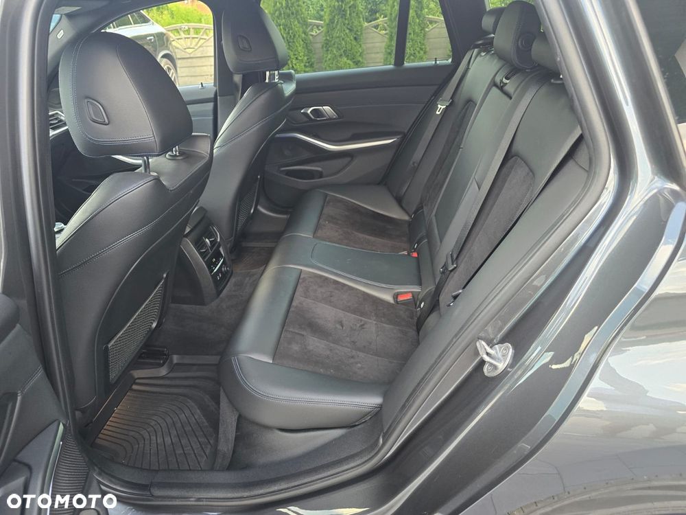 BMW Seria 3 320d xDrive M Sport Shadow sport - 19