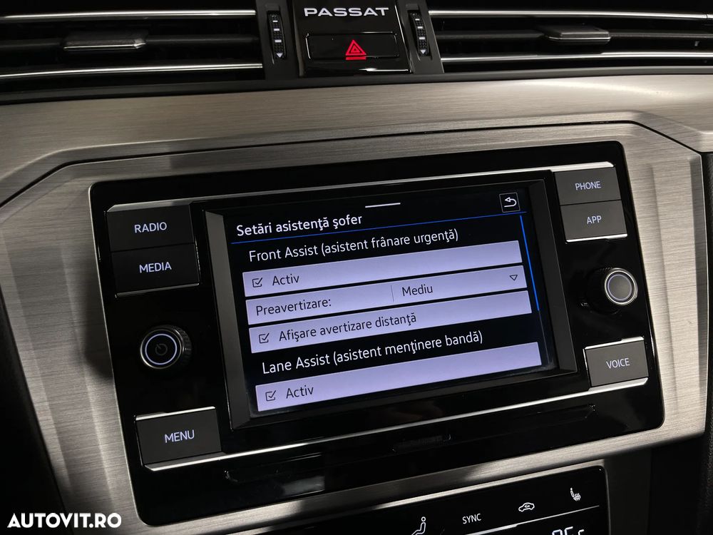 Volkswagen Passat 1.5 TSI ACT Advance - 16