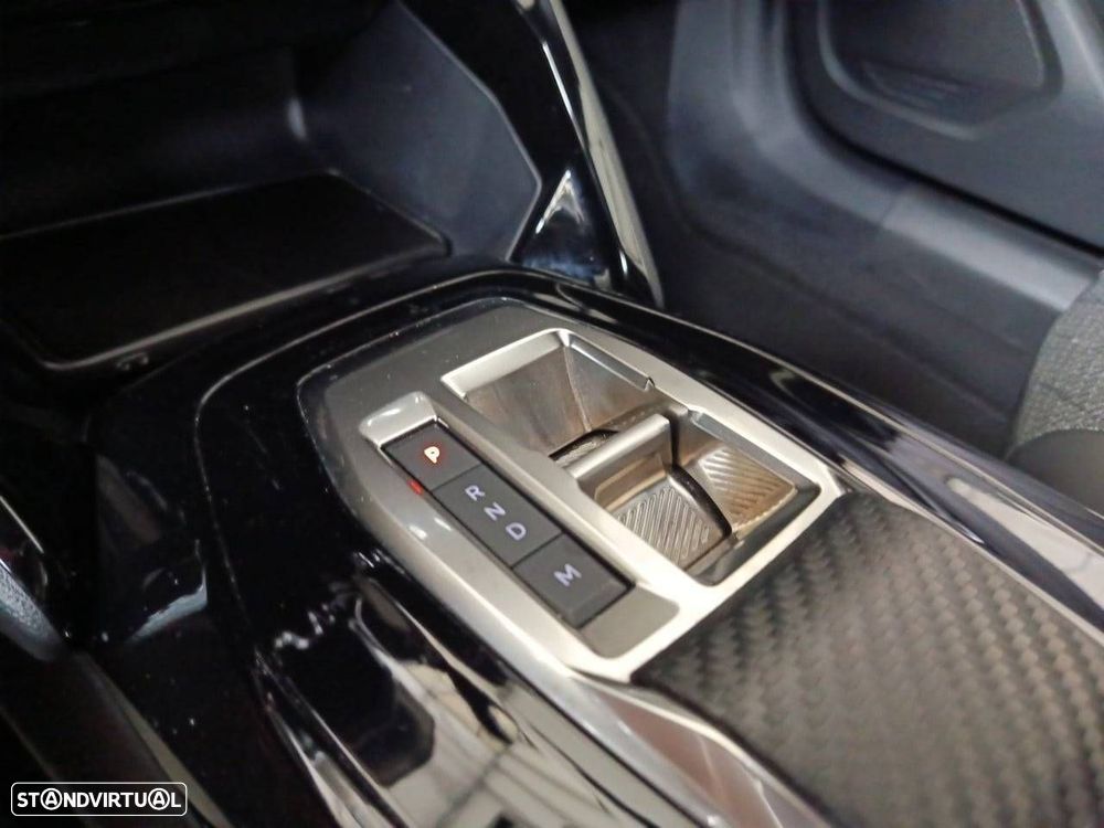 Peugeot 2008 1.2 Hybrid Allure e-DCS6 - 21