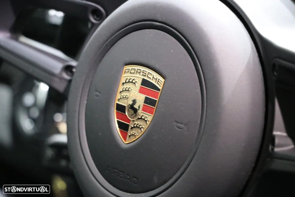 Porsche 718 Cayman - 32