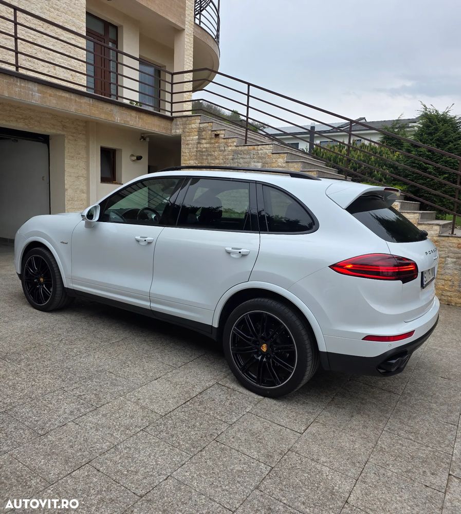 Porsche Cayenne - 3