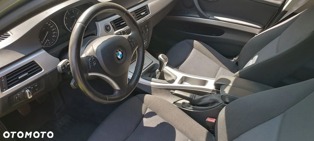 BMW Seria 3 318i - 7