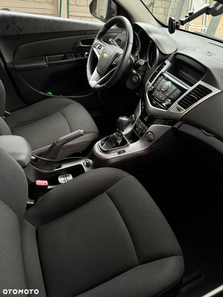Chevrolet Cruze 1.6 LT - 11