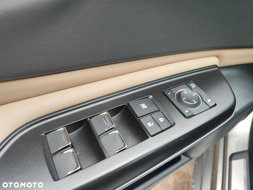Lexus ES - 24