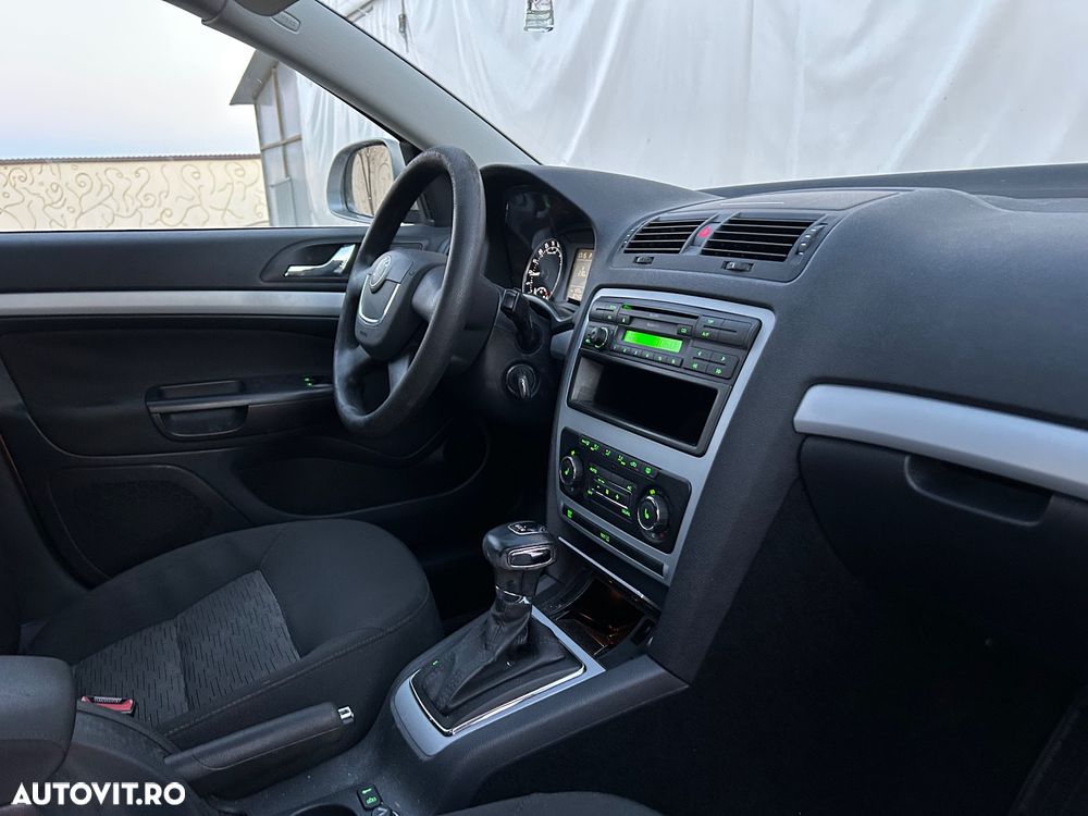 Skoda Octavia 1.9TDI Ambiente DSG - 9