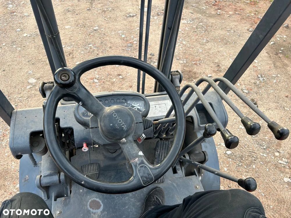 Toyota 6FGL25 - 5