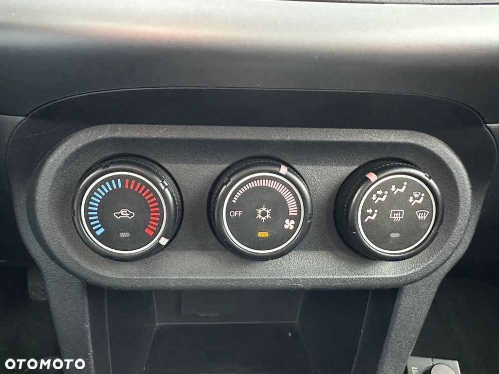 Mitsubishi Lancer 1.5 Inform - 15