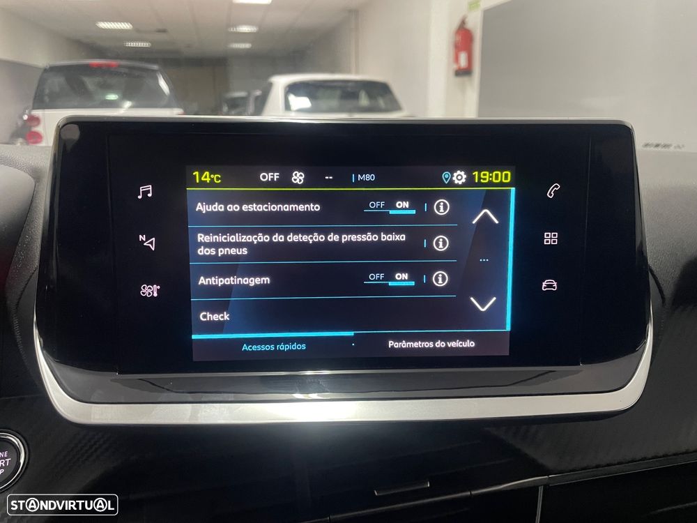 Peugeot e-208 E-Style - 36