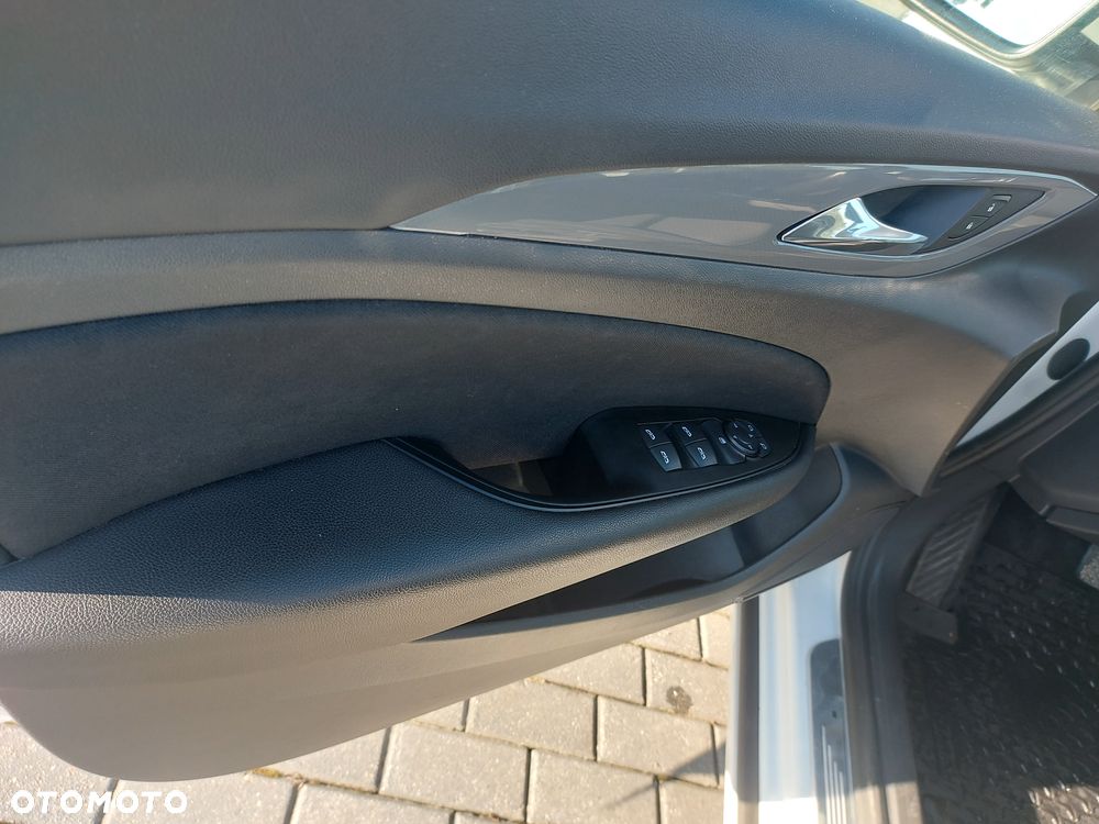 Opel Insignia 2.0 CDTI - 11