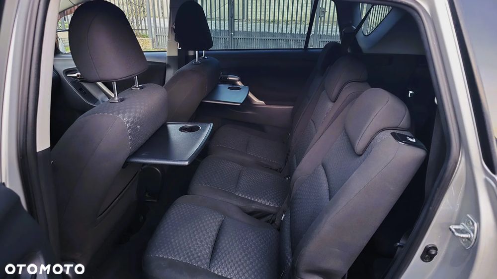 Toyota Verso 1.8 Sol 7os - 17