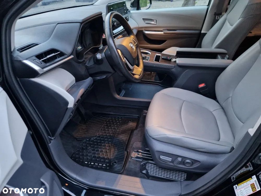 Toyota Sienna - 27