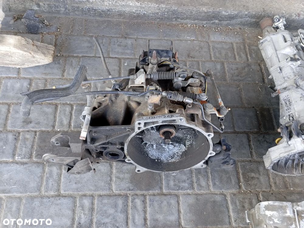 MITSUBISHI LANCER GRANDIS 2.0 DI-D SKRZYNIA BIEGÓW - 2