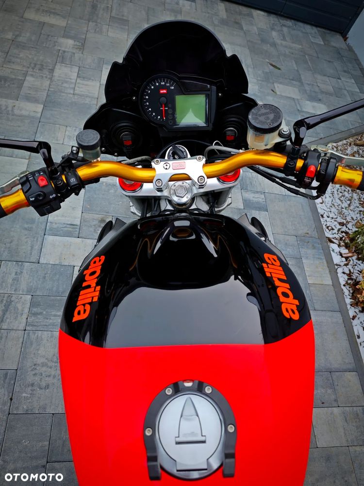 Aprilia RSV - 11