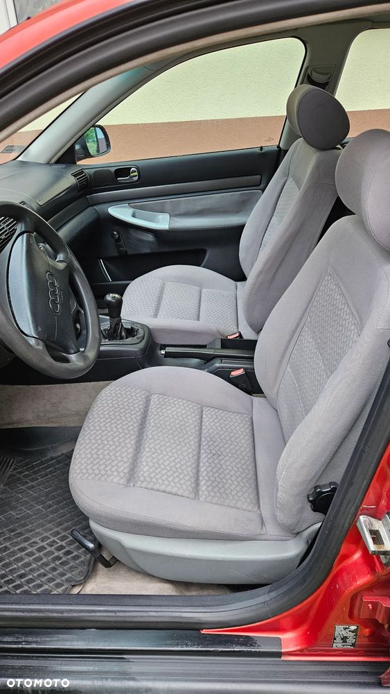 Audi A4 Limousine - 11
