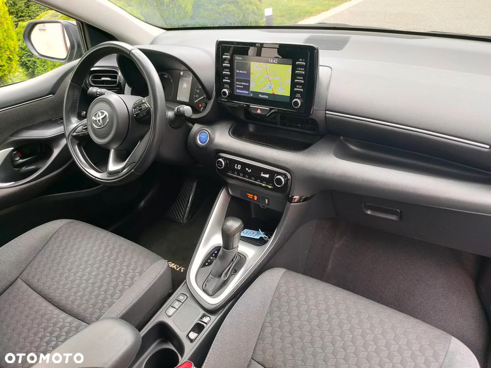 Toyota Yaris - 10