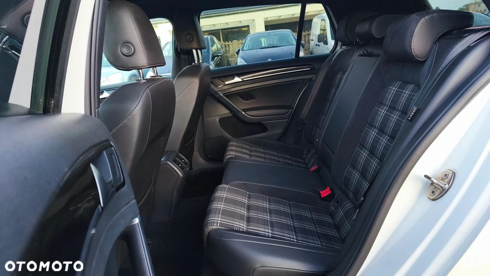 Volkswagen Golf GTD (BlueMotion Technology) - 30