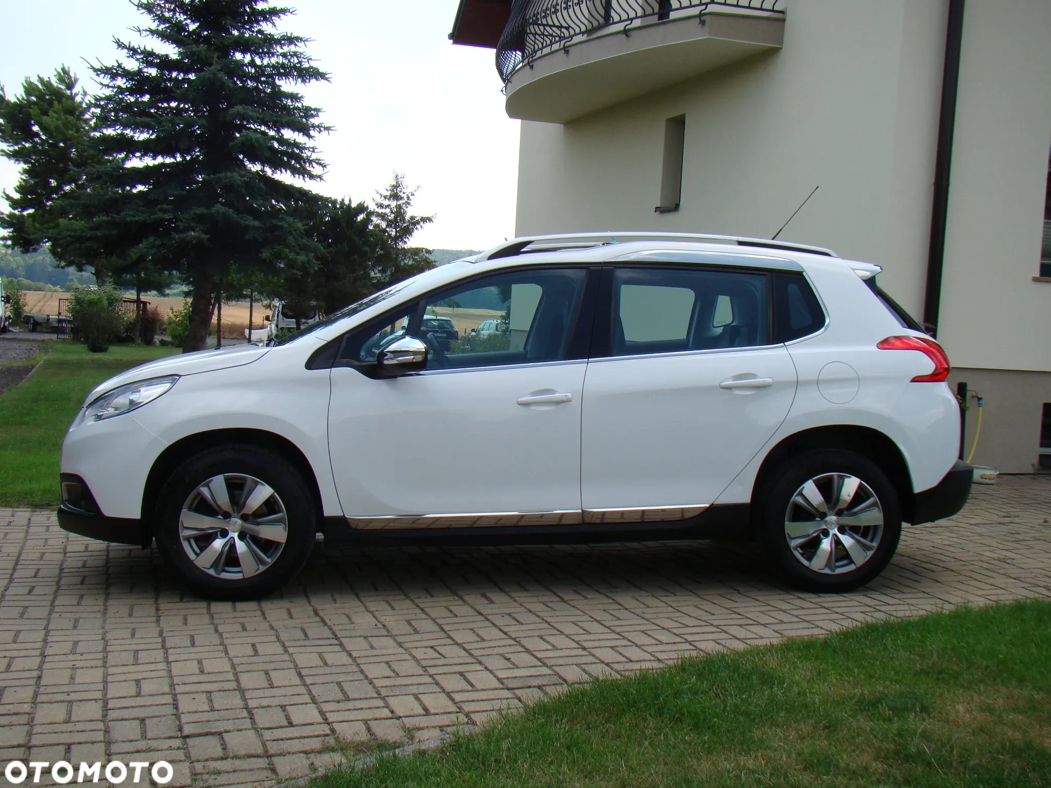 Peugeot 2008 - 4