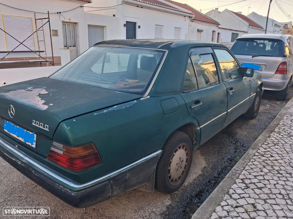 Mercedes-Benz E 200 D - 2