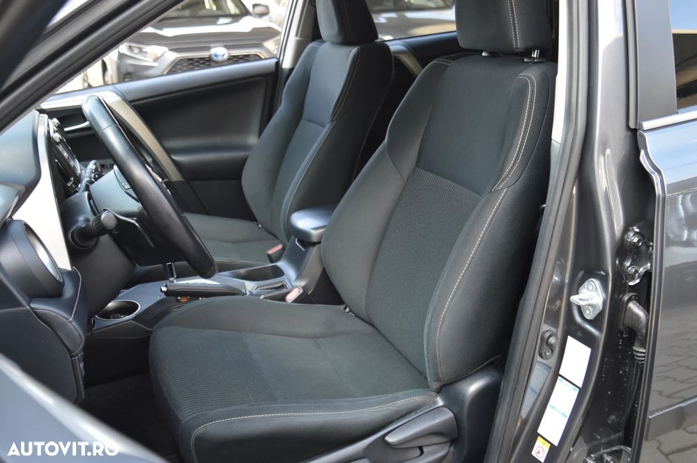 Toyota RAV4 2.2 D-4D 4x4 Automatik Edition - 11