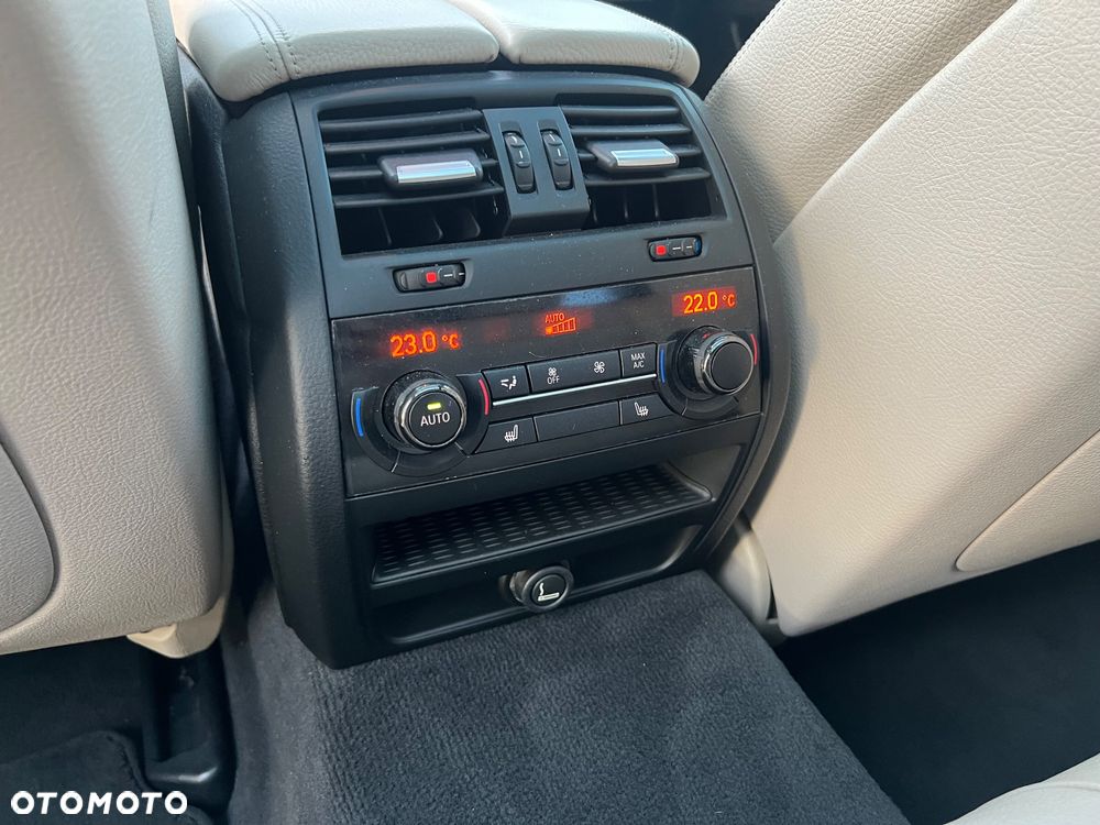 BMW Seria 5 530d xDrive - 17