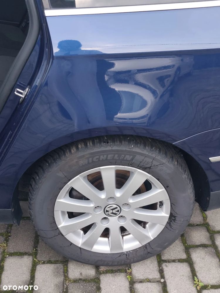 Volkswagen Passat 2.0 TDI DPF Highline - 34
