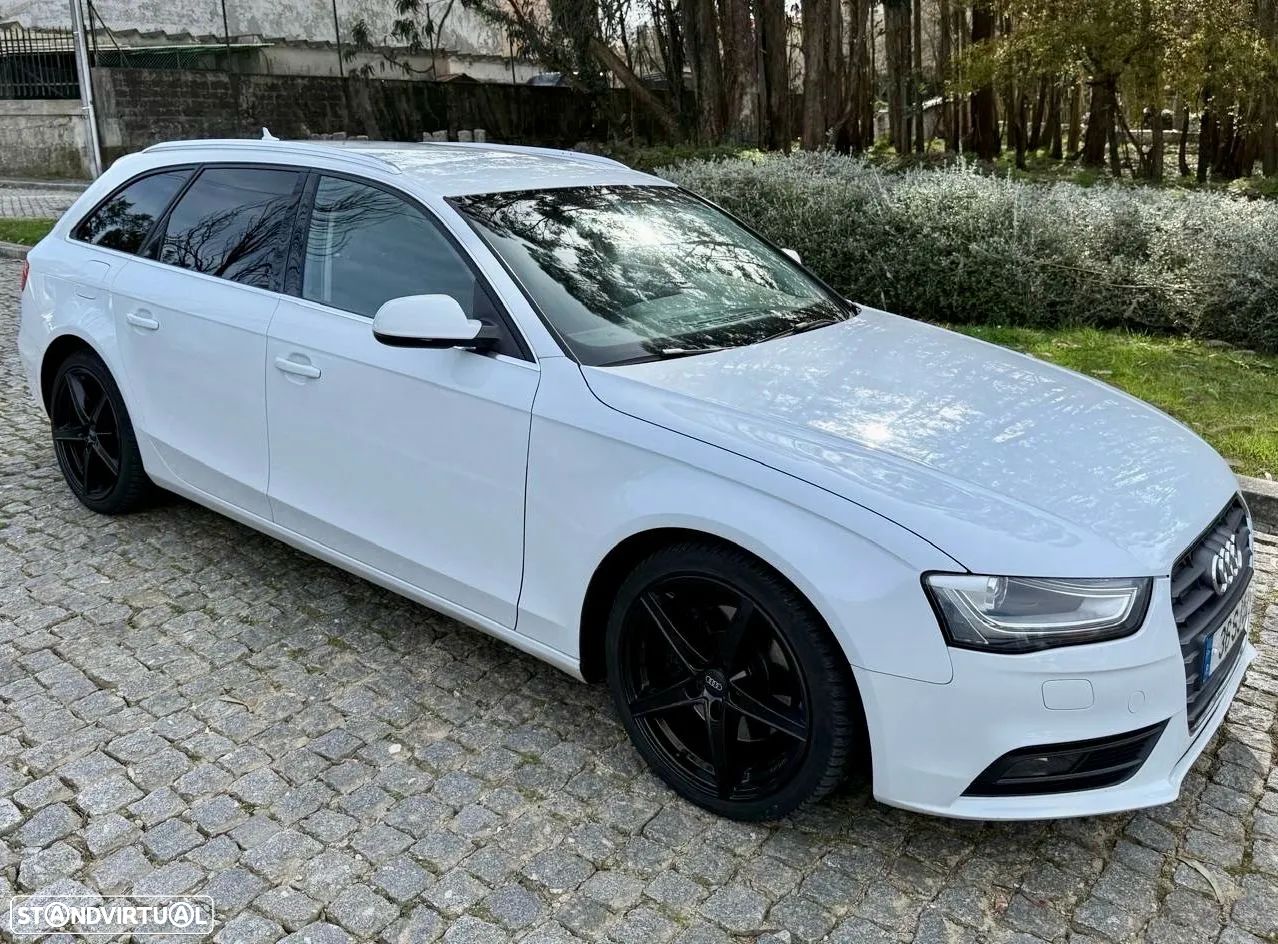 Audi A4 Avant 2.0 TDI Business Line Sport - 1